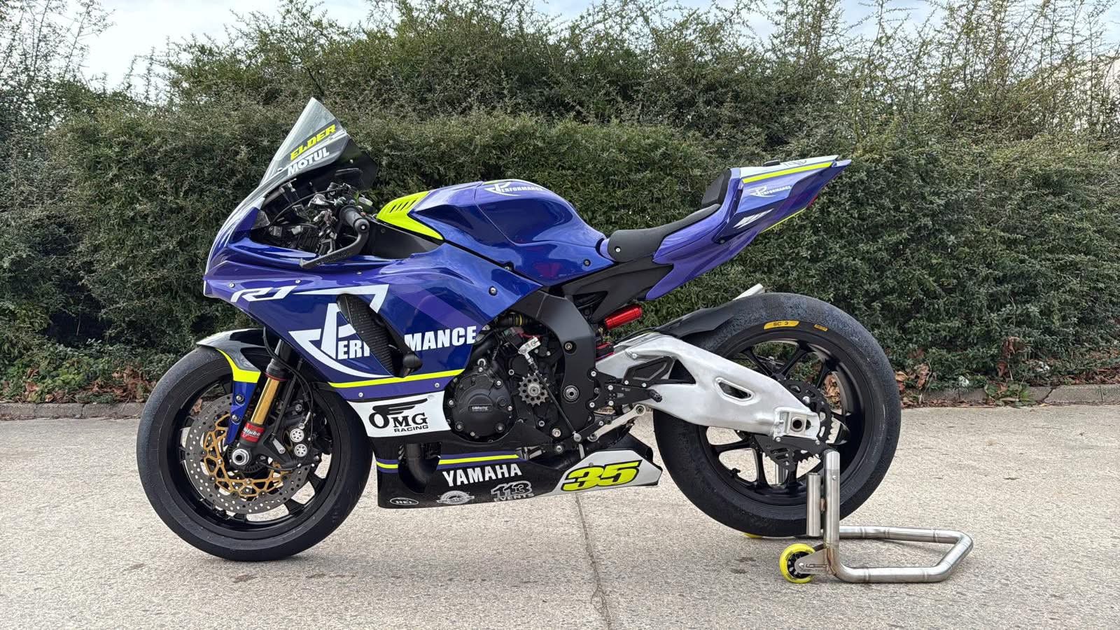 2023 Yamaha R1
